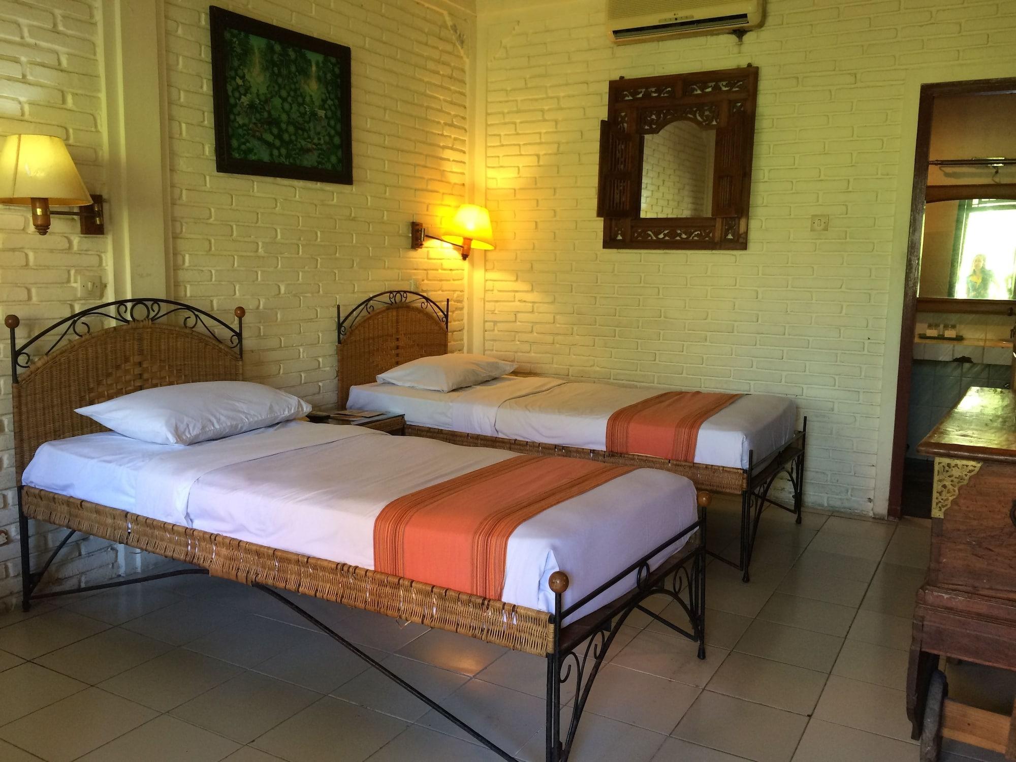 Restu Bali Hotel Legian Exteriör bild