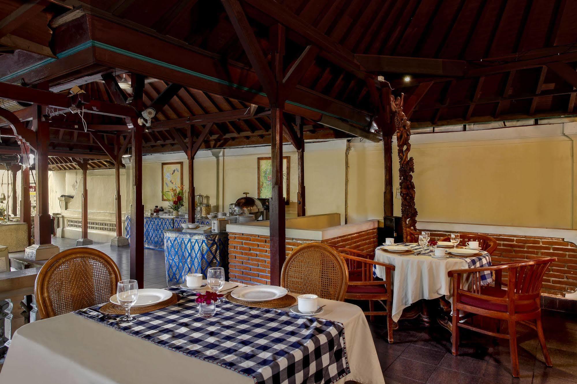 Restu Bali Hotel Legian Exteriör bild