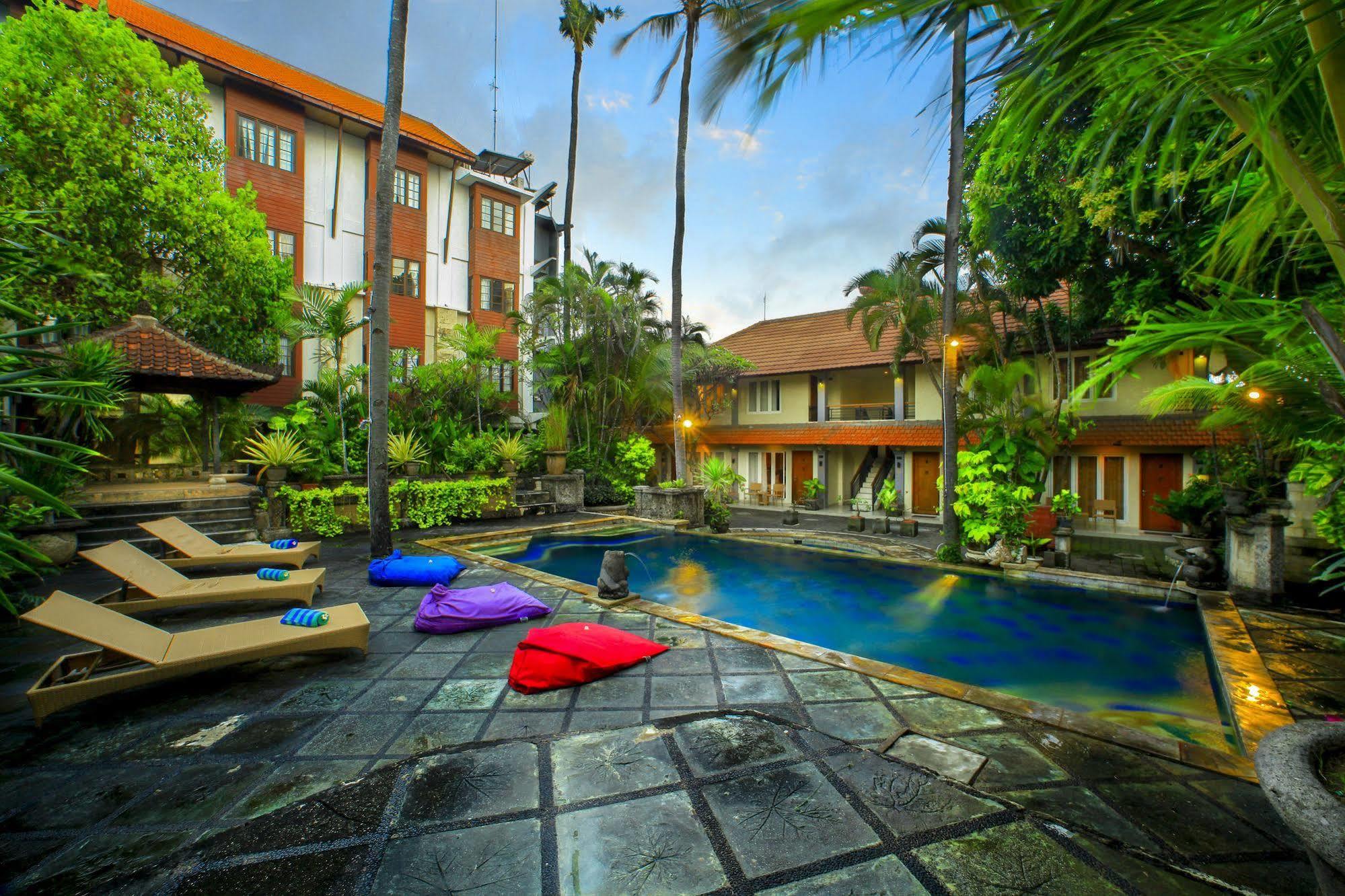 Restu Bali Hotel Legian Exteriör bild