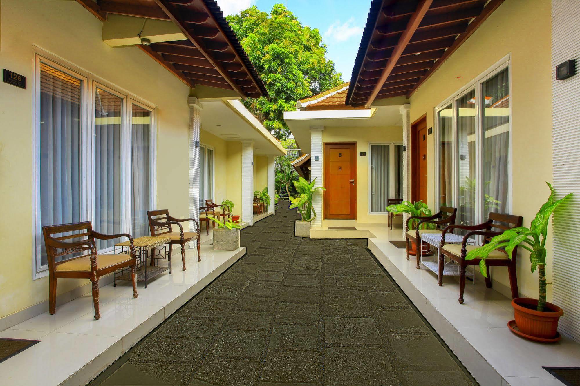 Restu Bali Hotel Legian Exteriör bild